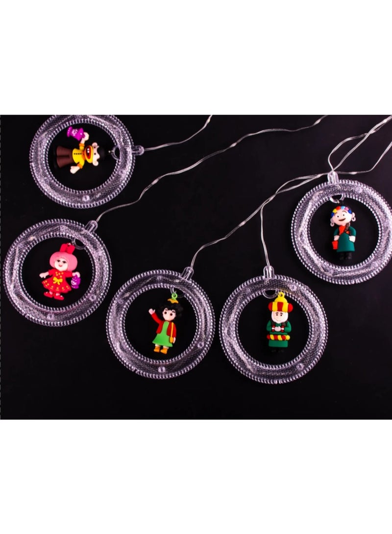 ستارة كُور مضيئة بلمبات شفافة وشخصيات رمضان، بإضاءة وورم صفراء دافئة ✨ طول الستارة 3.5 متر، مزودة بلمبات بيبي وورم—مثالية لتزيين البيت أو البلكونة ولمسة رمضانية تخطف القلب. - Image 3